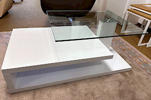 Design-Couchtisch Weiß Hochglanz + Glas